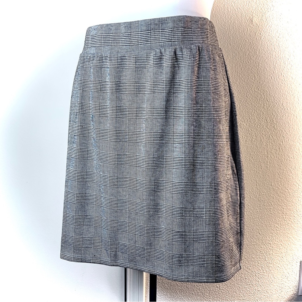 TORRID: Double Knit Houndstooth Hi-Waist Skirt 00/M/L
